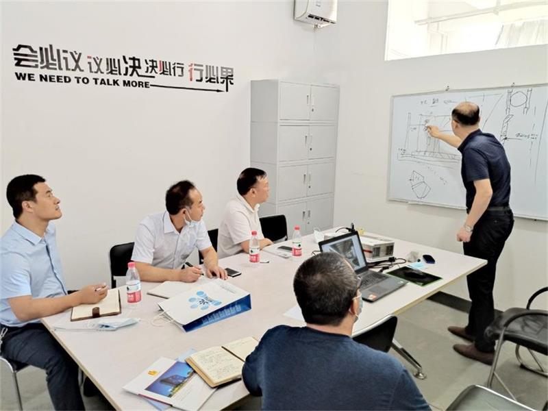 北京韩建集团领导亲临蓝鹏测控考察合作